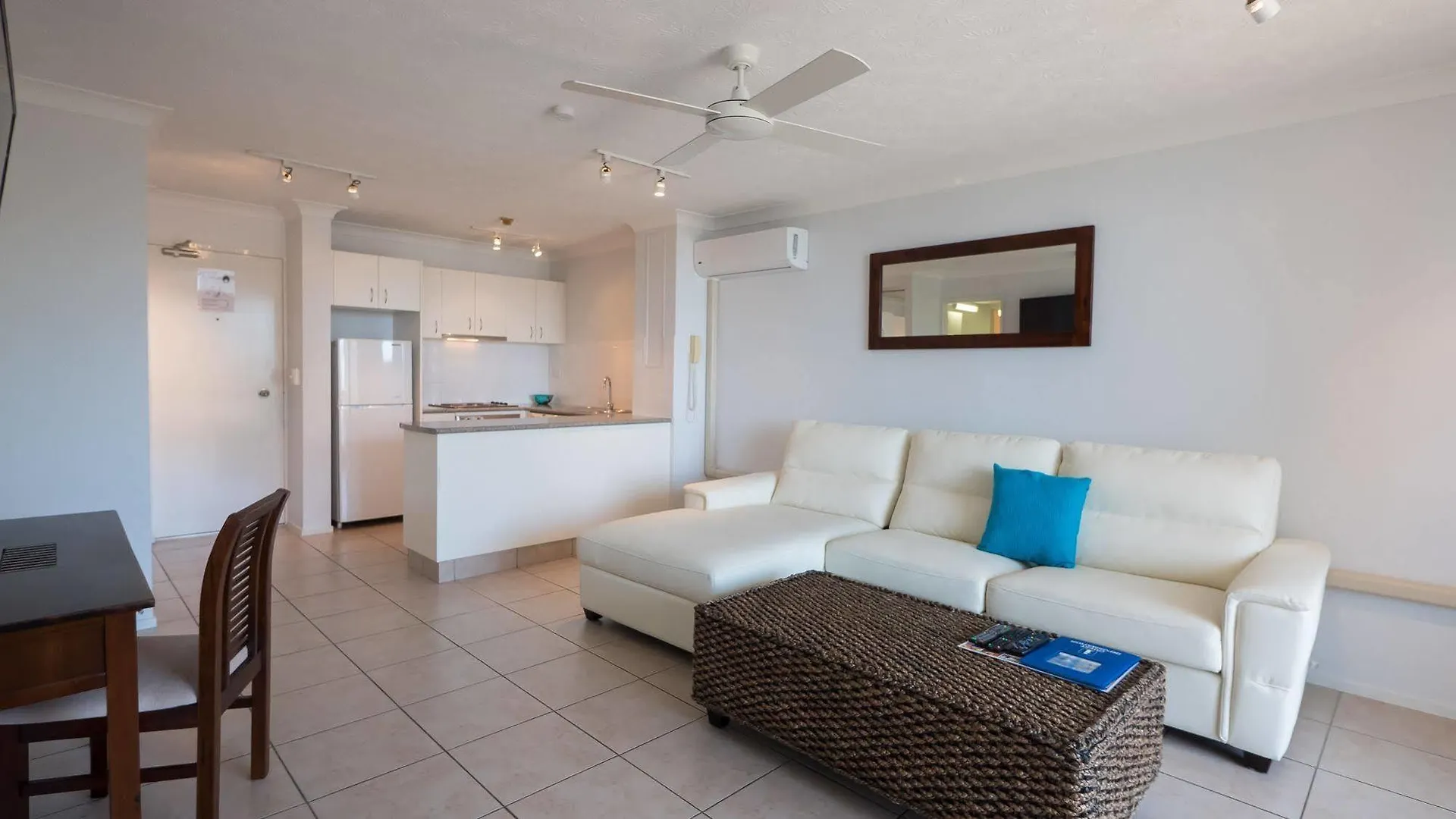 Alexander Holiday Apartments Gold Coast 3*,
