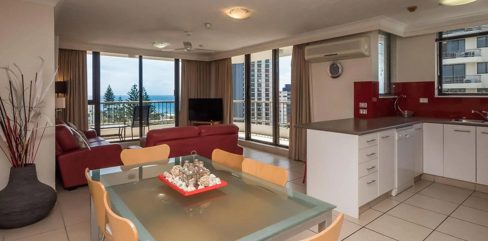 Alexander Holiday Apartments Gold Coast Aparthotel