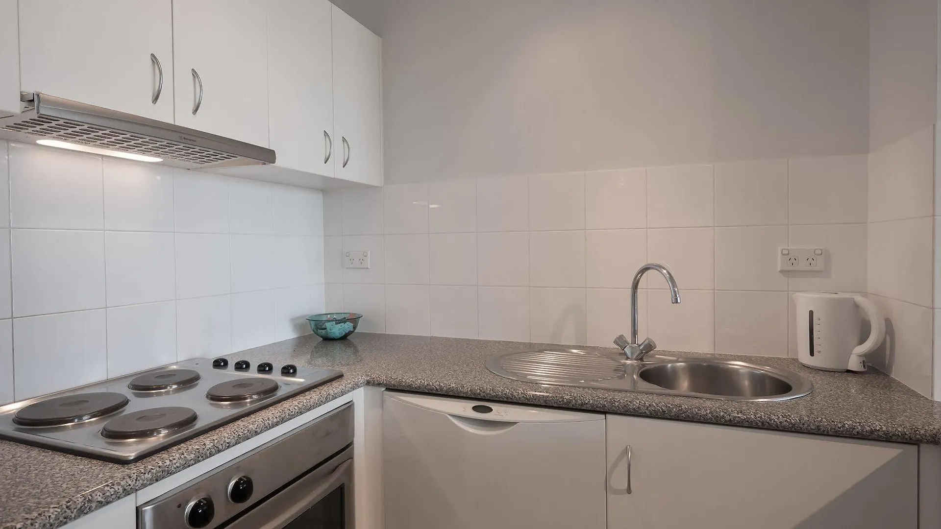 Alexander Holiday Apartments Gold Coast 3*,