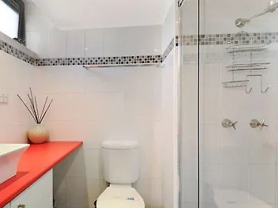 Alexander Holiday Apartments Gold Coast