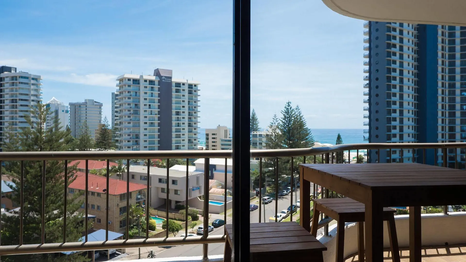 *** Aparthotel Alexander Holiday Apartments Gold Coast Australia