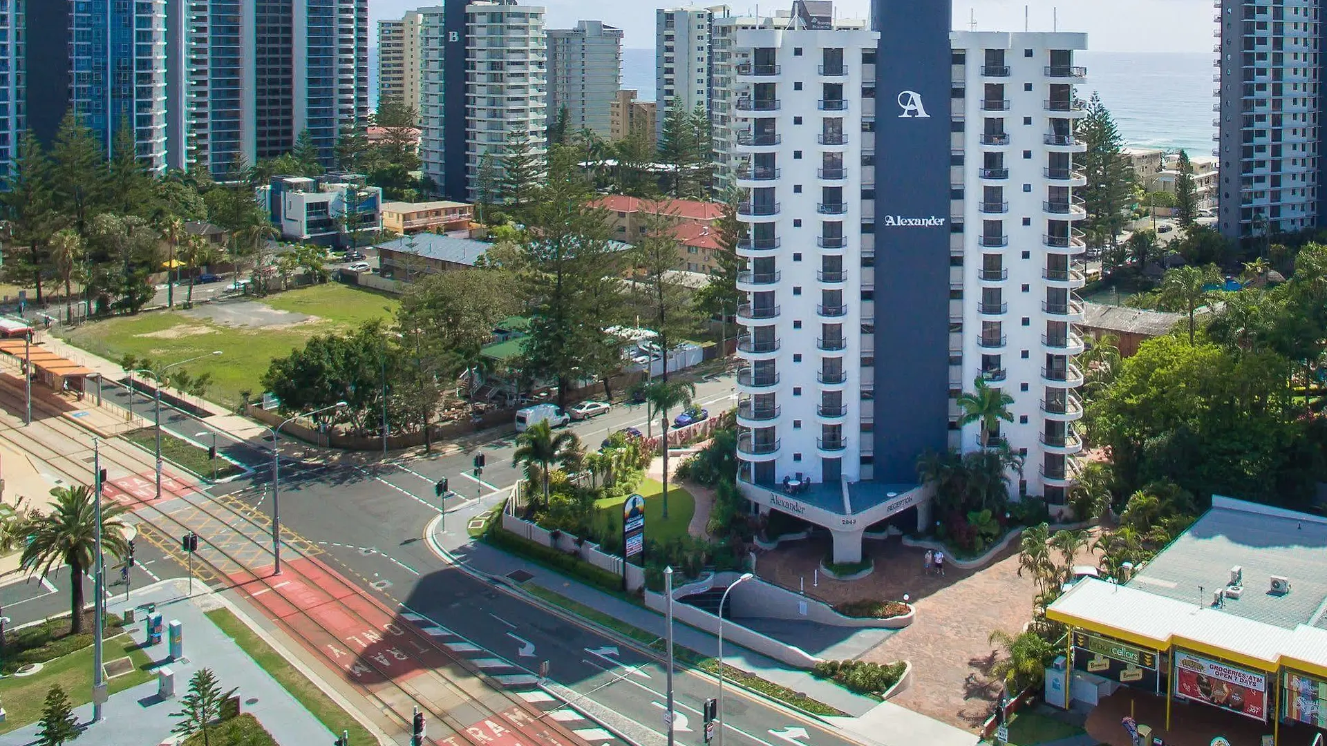 Alexander Holiday Apartments Gold Coast